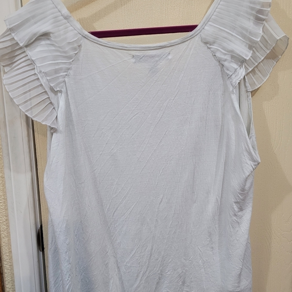 White flutter sleeve top - Picture 3 of 3
